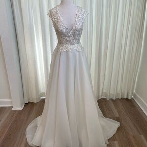 Elegant White Lace Wedding Dress Cizzy Bridal CZ6115-1Z